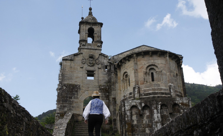 Servicio de autobuses gratuito impulsado por la Diputación para visitar el Monasterio de Caaveiro