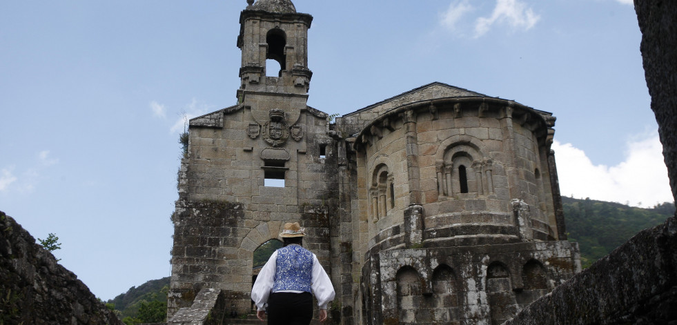 Servicio de autobuses gratuito impulsado por la Diputación para visitar el Monasterio de Caaveiro