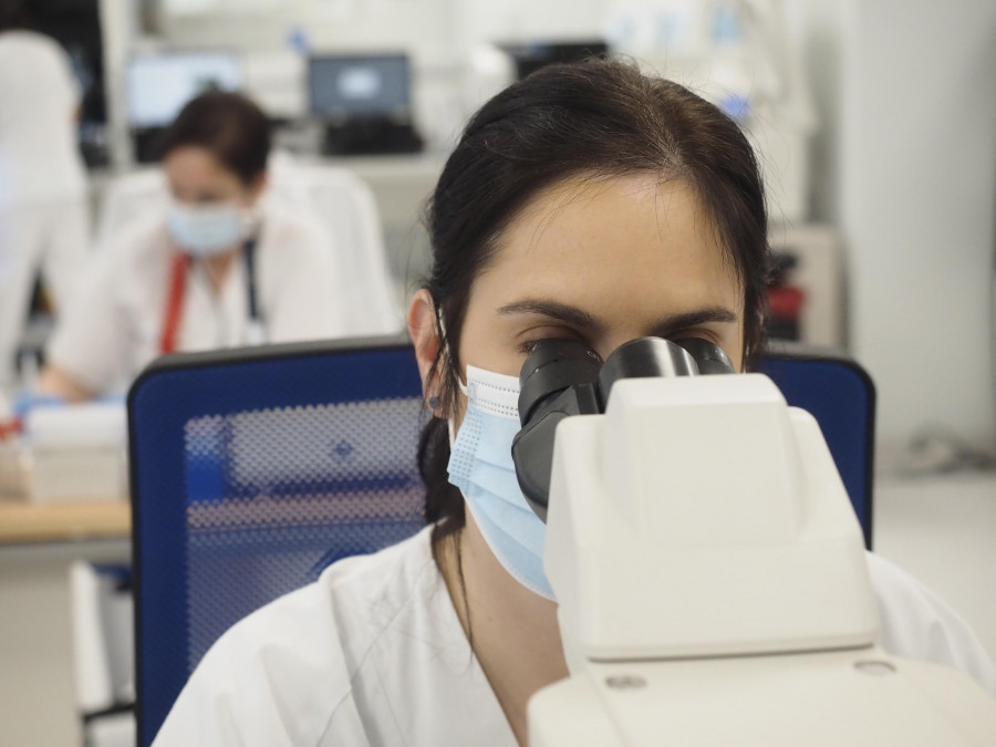 El Área Sanitaria de Ferrol amplía los recursos para el diagnóstico molecular