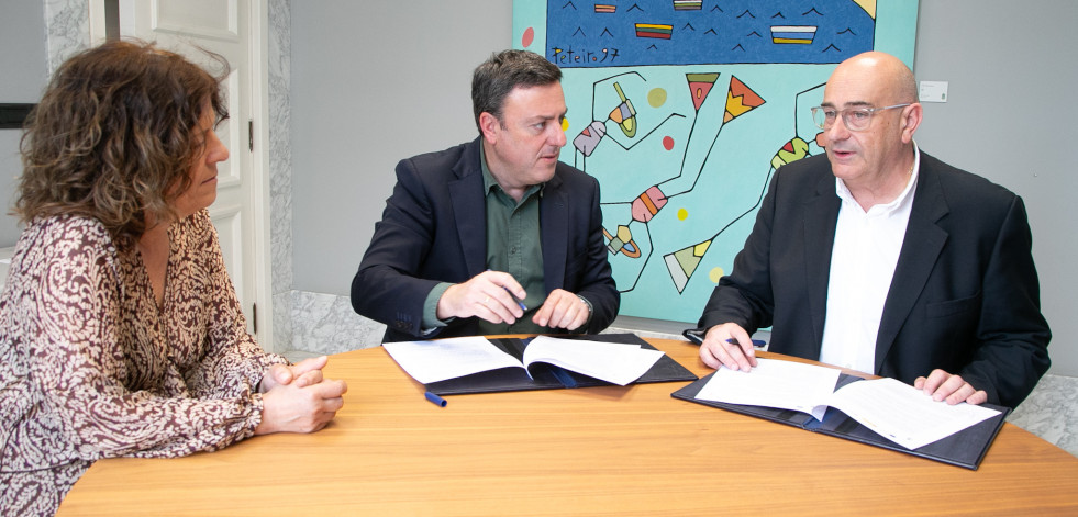 Valdoviño y Diputación sellan el acuerdo para la nueva senda entre A Frouxeira y Meirás