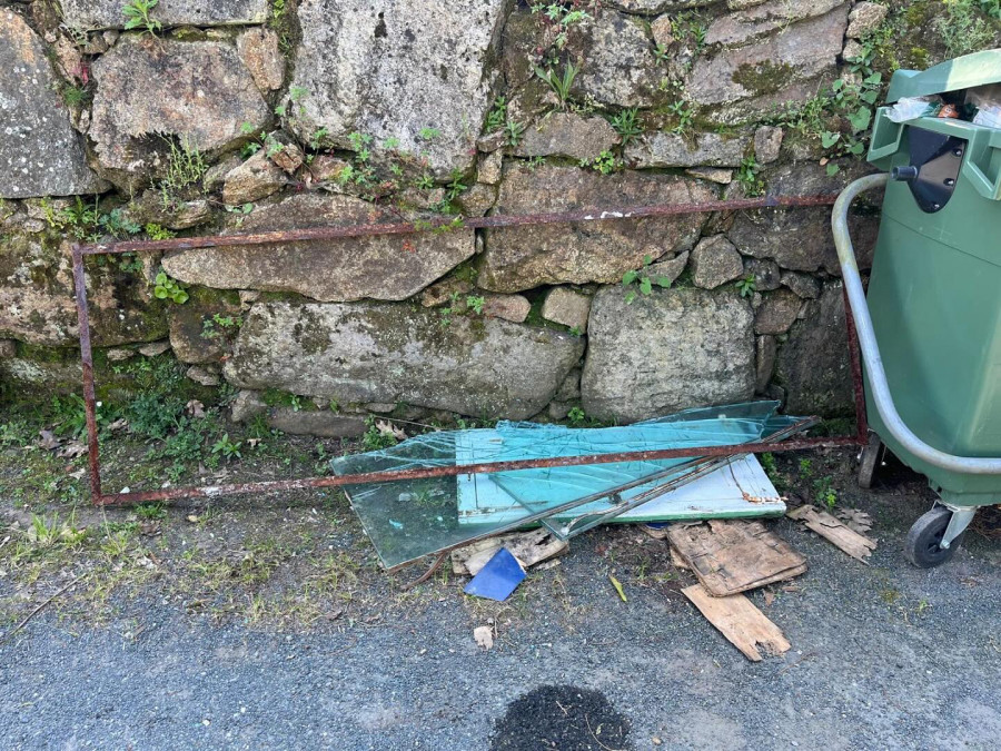 “Tirón de orejas” del Ayuntamiento de Cabanas a sus vecinos por comportamientos incívicos