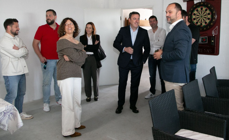 La asociación “Mariano Ruiz” de Pontedeume renueva su sede con fondos de la Diputación