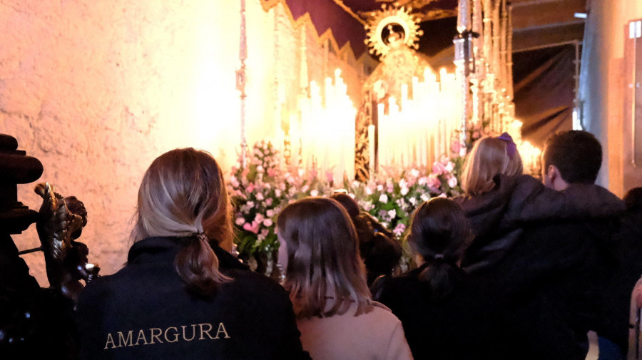 La lluvia logra “amargar” la salida del primer palio de la Semana Santa de Ferrol