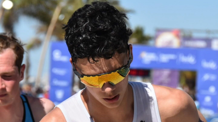 Damián Suárez Couto, triatleta cedeirés: "Me hace mucha ilusión ir al Mundial de Pontevedra"