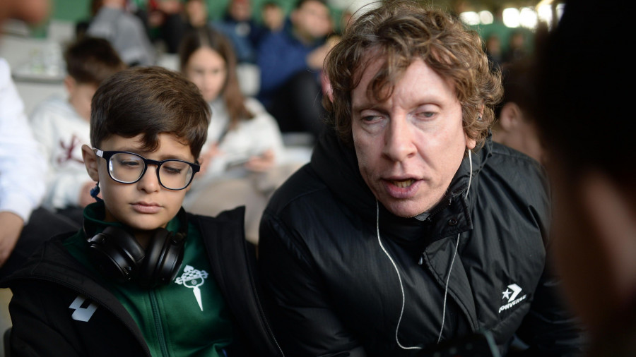 El “detallazo” del exracinguista Carlos Vicente con el joven jugador Álvaro Otero