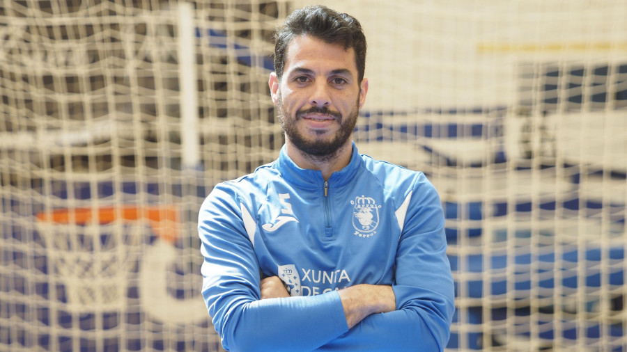 Iván Rumbo desgrana el vestuario de O Parrulo Ferrol: "Somos un equipo que nos gusta bastante la broma"