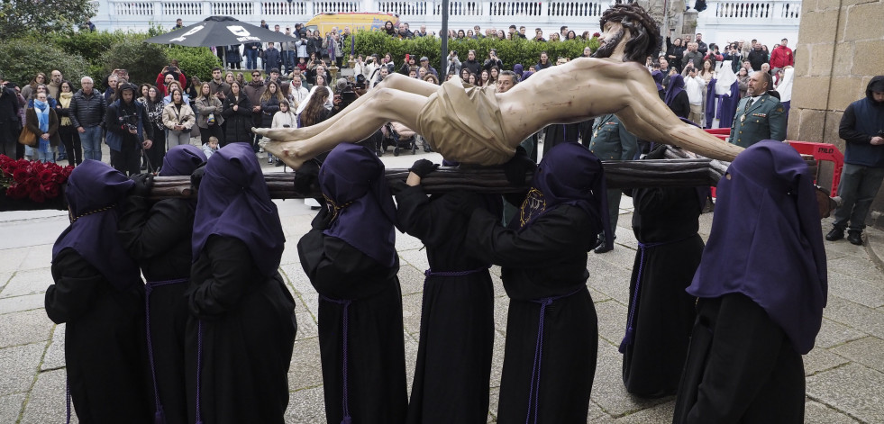 Martes Santo 2025: procesión del Cristo de la Buena Muerte en Ferrol