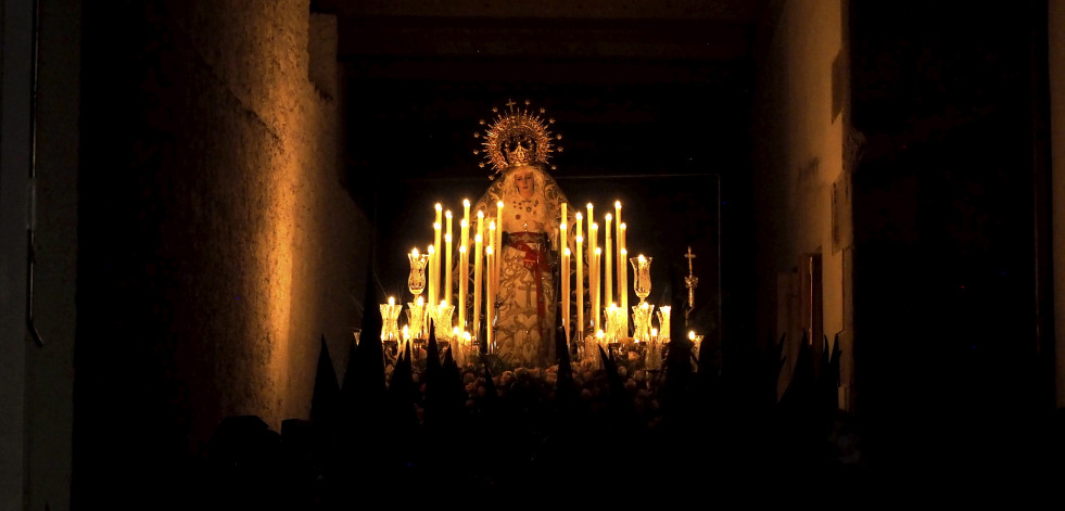 Martes Santo 2025: procesión Jesús atado a la Columna y Virgen de la Esperanza en Ferrol