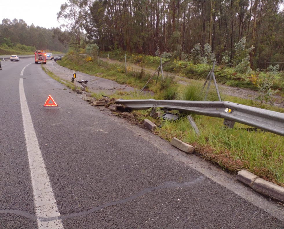 Accidente en Rianxo @ Consorcio Provincial Contraincendios e Salvamento A Coruña (3)