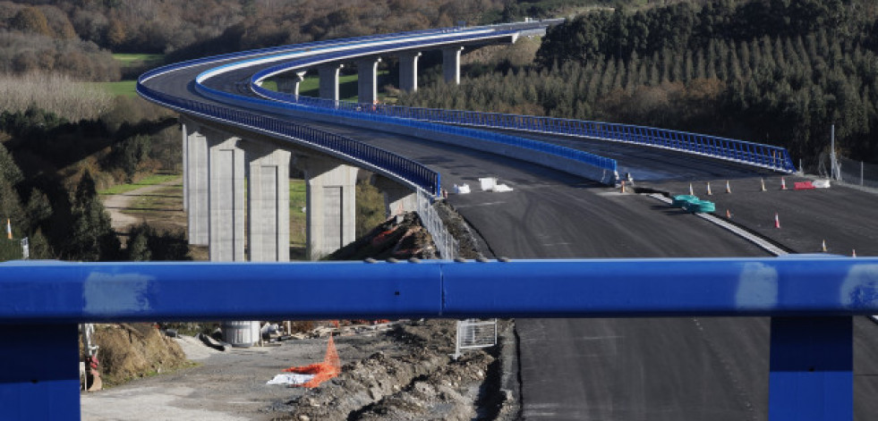 Cortes de tráfico en la A-6 por las nuevas obras en el viaducto de O Castro