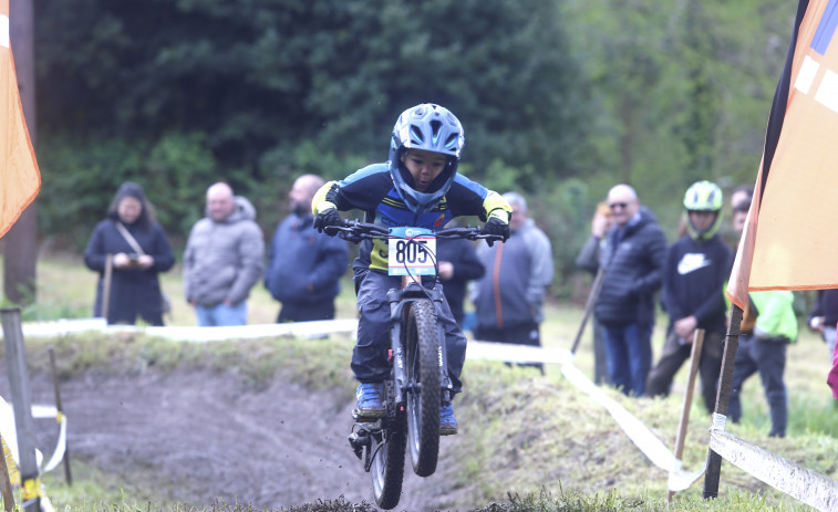 Mini DH Val de Esmelle de BTT