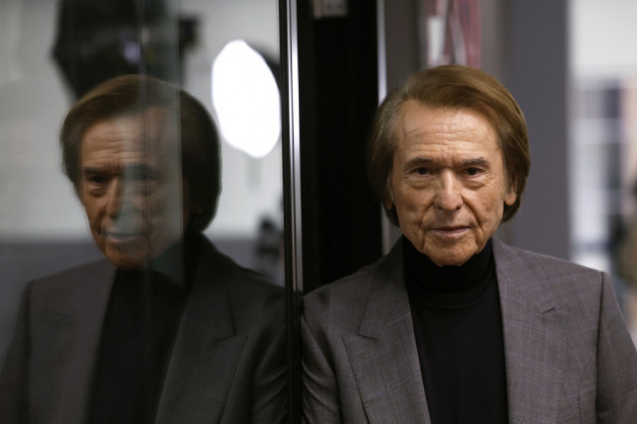 Raphael anuncia su vuelta a la música cuatro meses después de su hospitalización