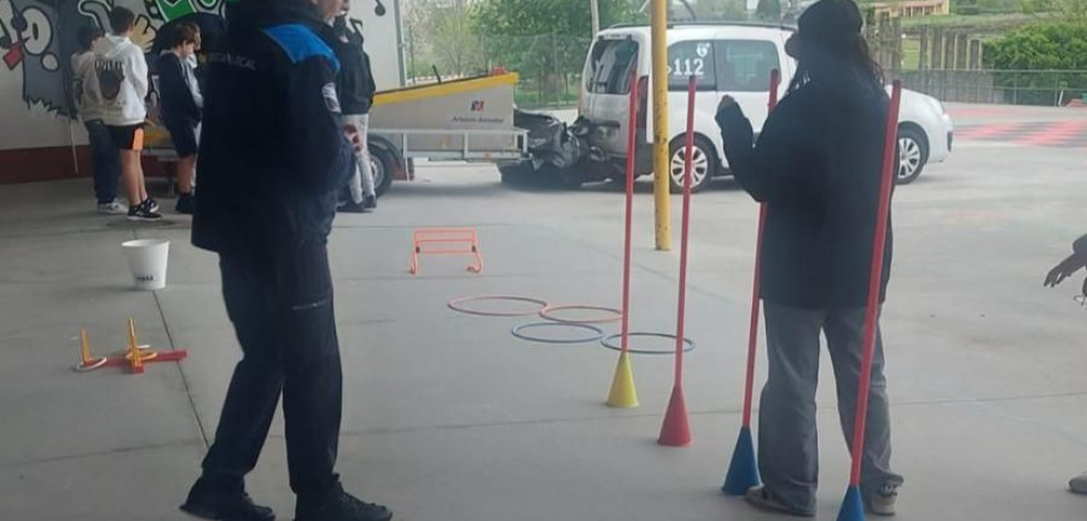 Escolares de Narón conocen por simulador los efectos de las imprudencias al volante