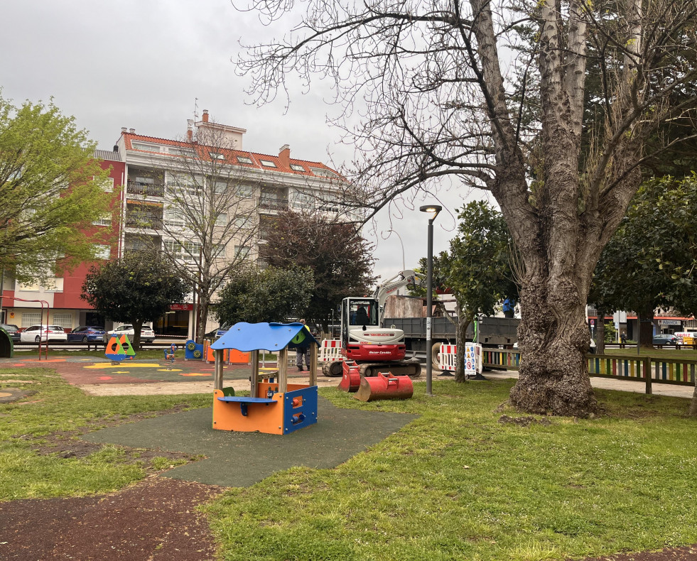 Obras parque infantil Rosalia de Castro Ares (2) 17523444