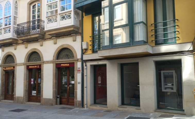 Ferrol Vello celebra la instalación de su primer cajero automático