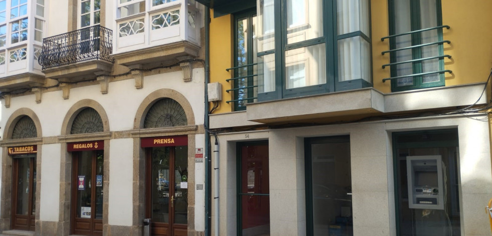 Ferrol Vello celebra la instalación de su primer cajero automático