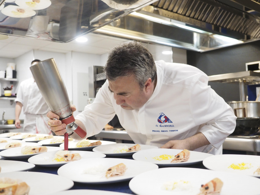 Showcooking este sábado, con preparaciones a base de erizo de mar, en el centro cultural Outeiro de Ares