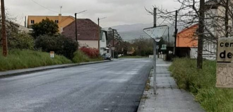 El BNG de Narón reclama a las diferentes administraciones arreglar la señalización en el vial de Pedroso