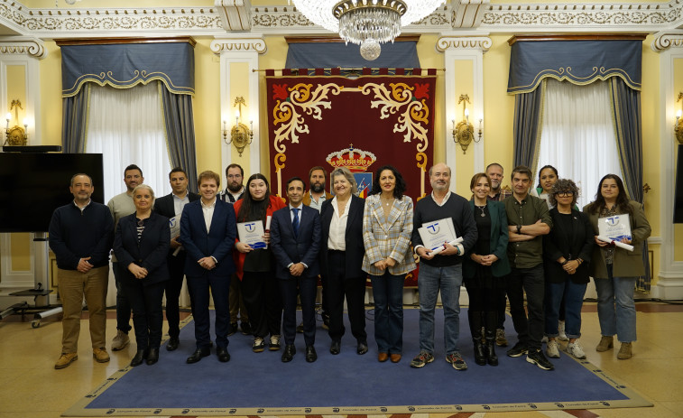 Ferrol entrega a doce negocios y entidades locales los premios Sicted de calidad turística