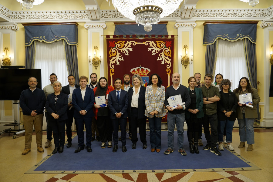 Ferrol entrega a doce negocios y entidades locales los premios Sicted de calidad turística