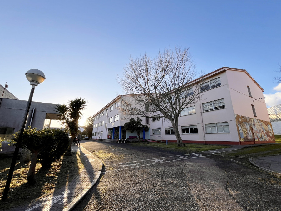 La lista provisional de admitidos en 4º de Infantil deja 126 plazas libres en el municipio de Ferrol
