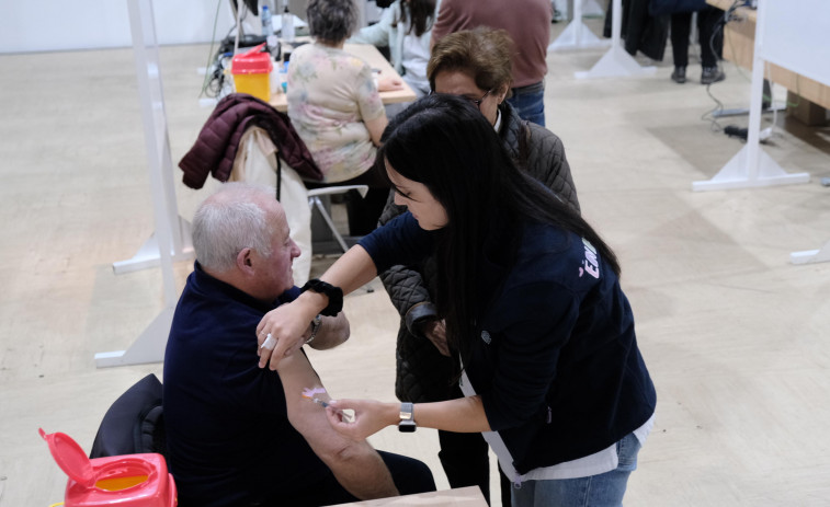 La vacunación de gripe y covid en Ferrolterra, la segunda más alta
