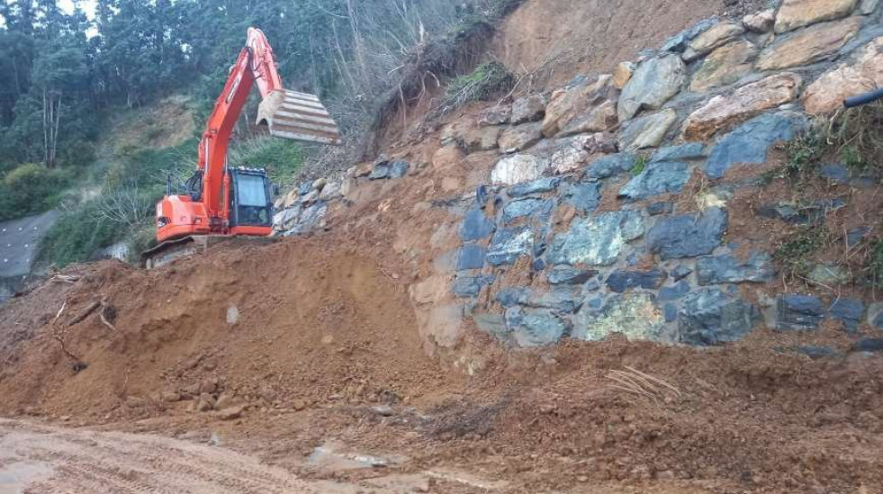 Portos de Galicia concluye los trabajos de estabilización del talud del muelle de Cedeira
