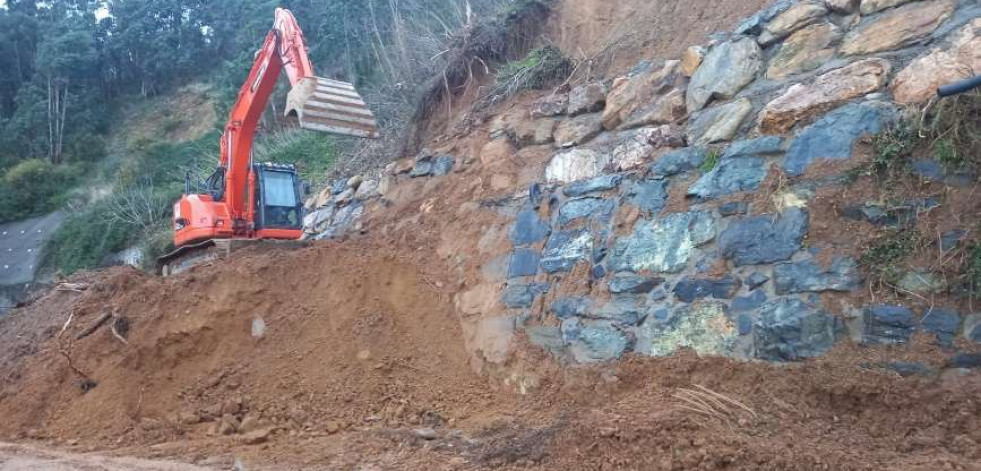 Portos de Galicia concluye los trabajos de estabilización del talud del muelle de Cedeira