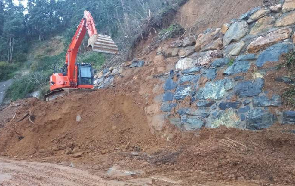 Portos de Galicia concluye los trabajos de estabilización del talud del muelle de Cedeira