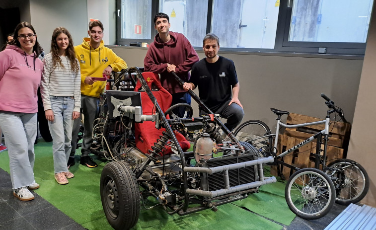 Catapultas impresas en 3D en la EUDI de Ferrol se ponen a prueba en un concurso
