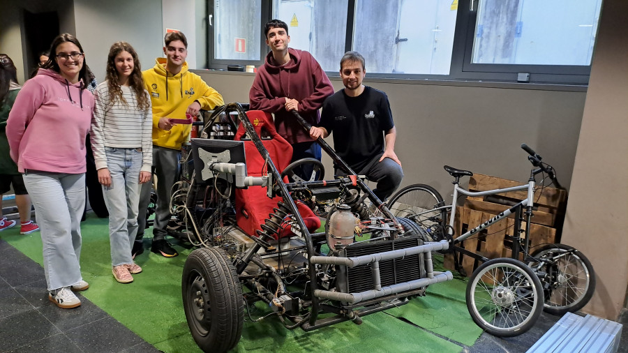 Catapultas impresas en 3D en la EUDI de Ferrol se ponen a prueba en un concurso