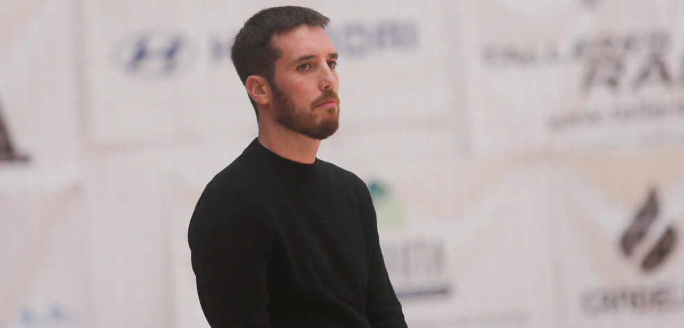 Gerard Casas, técnico de O Parrulo Ferrol: “Hicimos nuestro trabajo y espero que este no haya sido el último partido en A Malata”