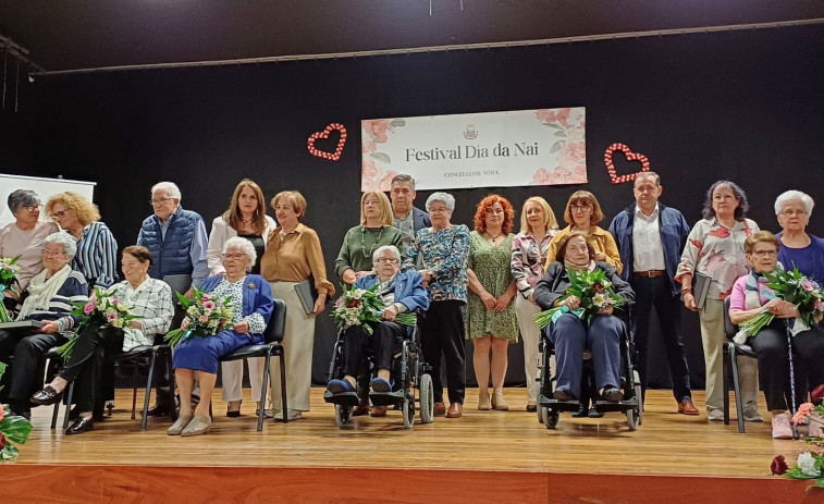 Neda acogió un emotivo homenaje a las madres más veteranas del concello