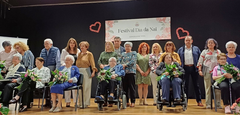 Neda acogió un emotivo homenaje a las madres más veteranas del concello