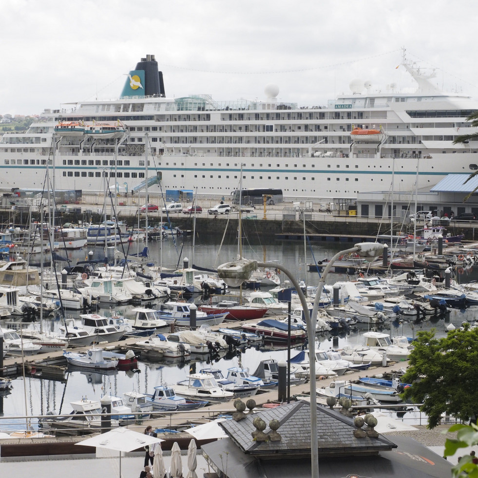 El “Amadea” inaugura el mes más crucerístico de Ferrol, con ocho escalas