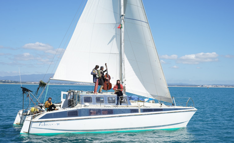 La gira oceánica de Velboata llega en velero a Ferrol para ofrecer tres días de fiesta y espectáculos