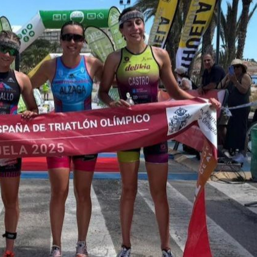 Triatlón | María Alzaga, del Náutico de Narón, consigue el billete para el campeonato de españa de A Coruña tras ganar en Orihuela