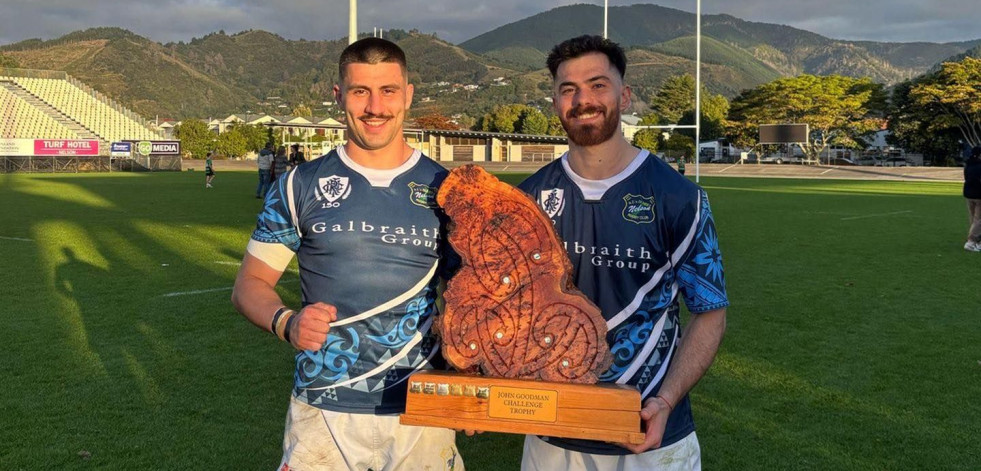 Rugby | Los ferrolanos Jorge Segura y Álvaro Dopico levantan su primer trofeo en Nueva Zelanda
