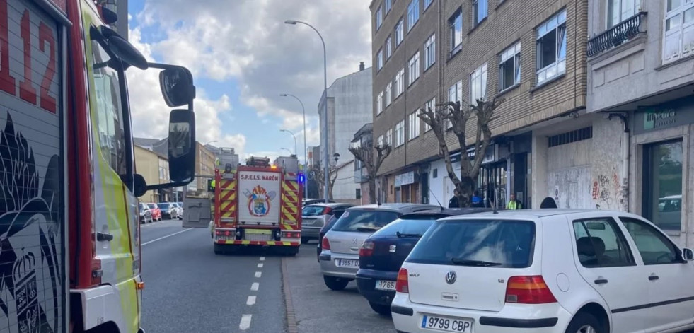 Movilizados los bomberos por un incendio en un cuadro eléctrico en Narón