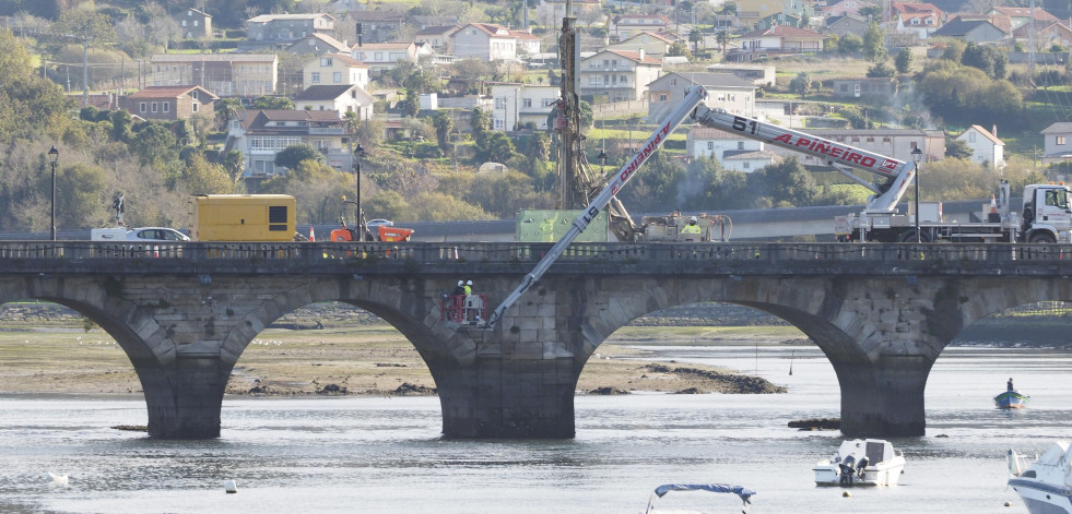 Los cortes de tráfico por las obras del puente entre Cabanas y Pontedeume regresan este miércoles