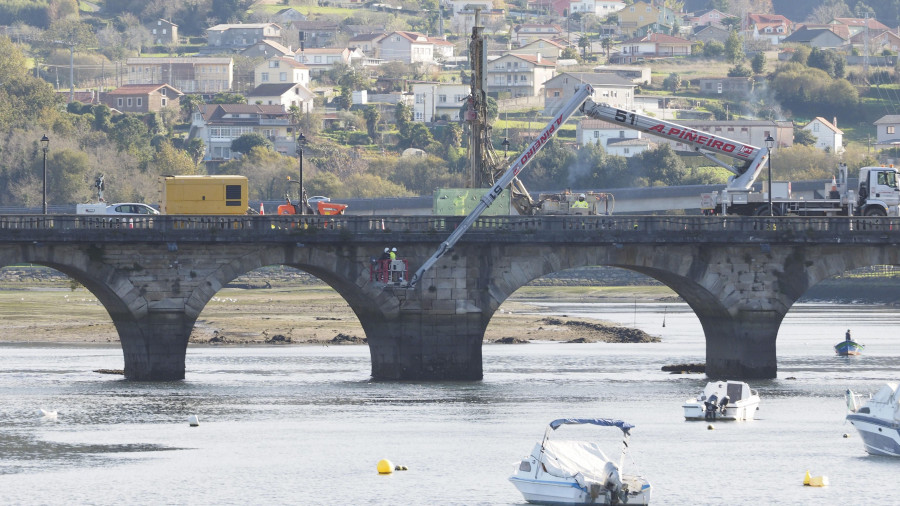 Los cortes de tráfico por las obras del puente entre Cabanas y Pontedeume regresan este miércoles