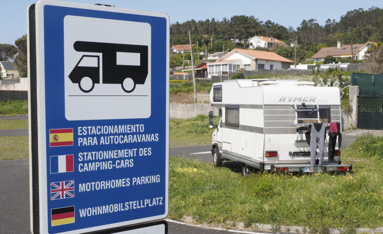 En búsqueda del equilibrio entre caravanas y locales en los arenales de la costa ferrolana