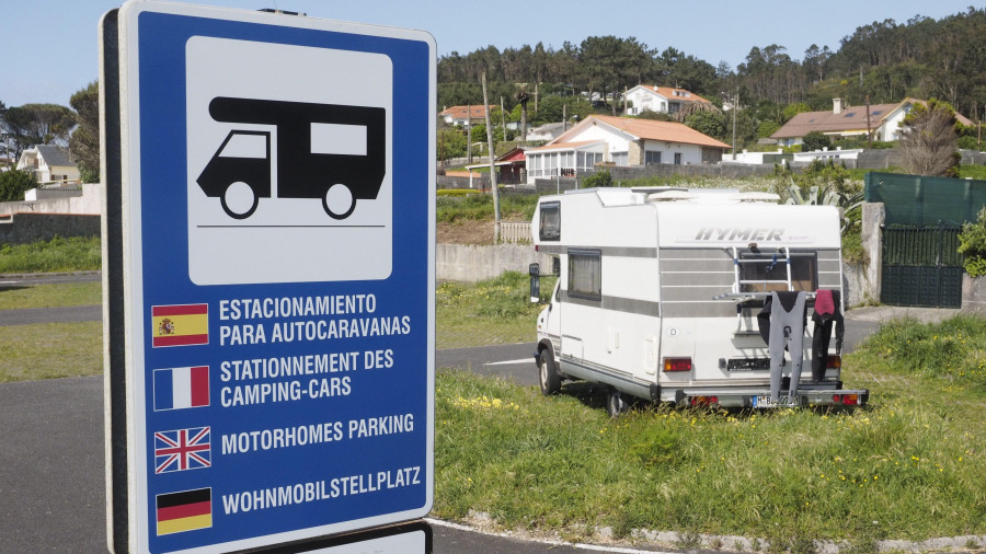 En búsqueda del equilibrio entre caravanas y locales en los arenales de la costa ferrolana