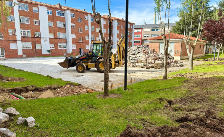 As Pontes inicia las obras para dotar al Poboado da Magdalena de una pista multideporte
