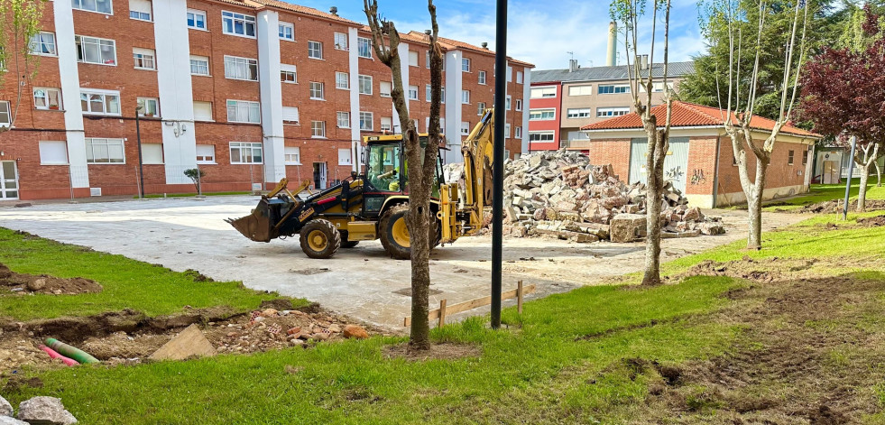 As Pontes inicia las obras para dotar al Poboado da Magdalena de una pista multideporte