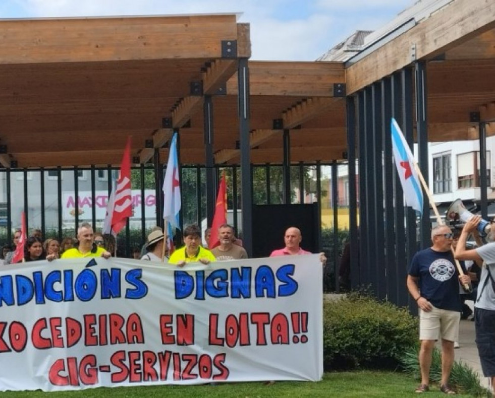 Protesta lixo Cedeira CIG