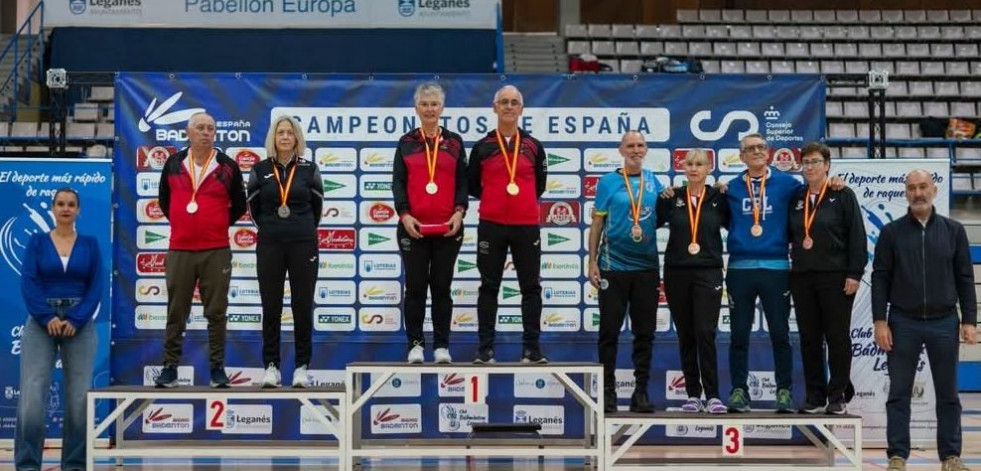Triplete de títulos para el Bádminton Cedeira