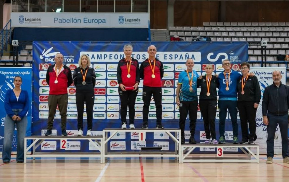Triplete de títulos para el Bádminton Cedeira