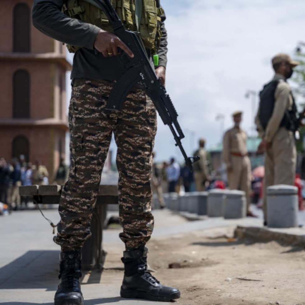 La India bombardea supuestas bases terroristas en Pakistán