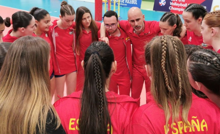 Charly Suárez, técnico del Aldebarán: el “friki” que trae el voleibol internacional a San Sadurniño